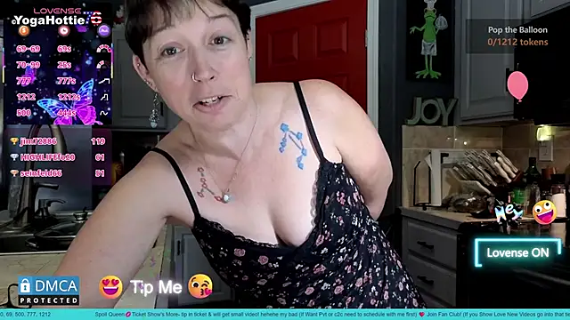 YogaHottie76's cam snapshot
