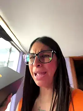 charlotte_stevenss_'s cam snapshot