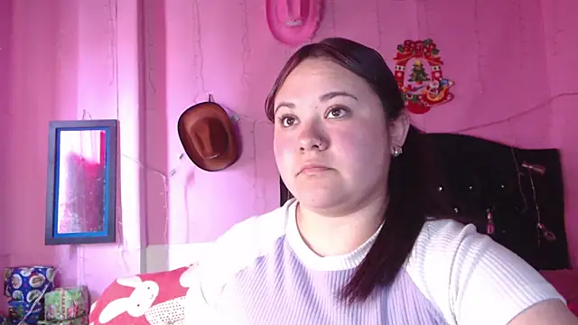 NikkiRous_'s cam snapshot