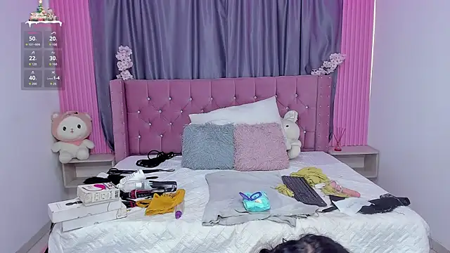 Nayla-Mouna's cam snapshot