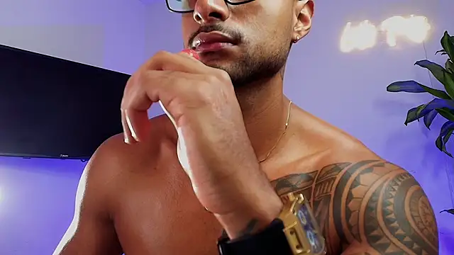 LiamGarcia1 live sex cam