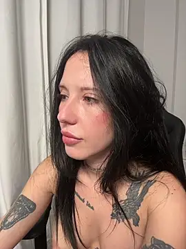 BellaGiaxx live sex cam