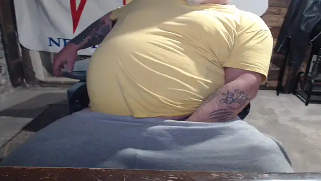 Newfiesausage1972 live sex cam