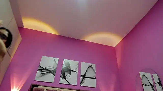 MAVIE_IVANOVA's cam snapshot