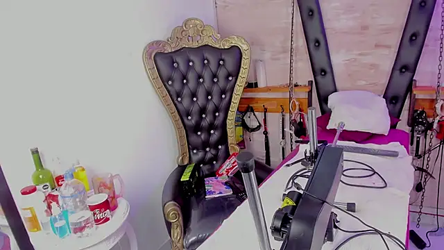 Madame_pain_'s cam snapshot