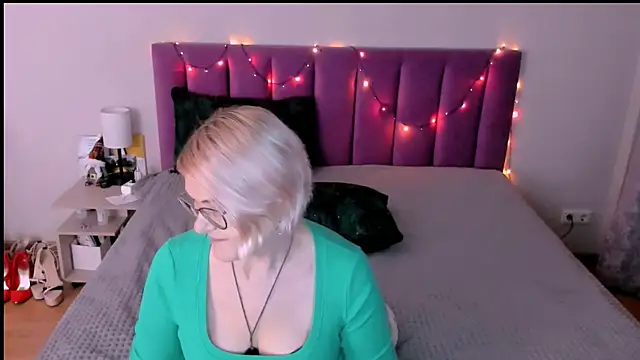 sabrinamacmarren's cam snapshot