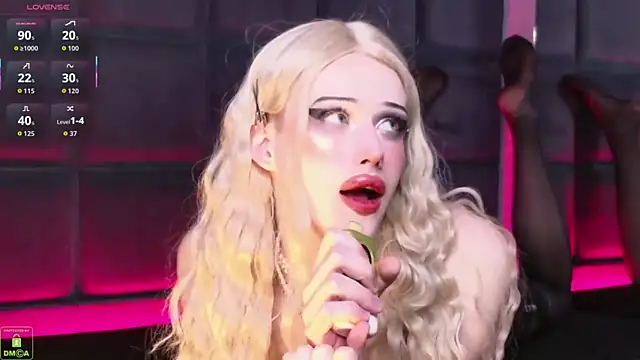 RoxyKyper live sex cam