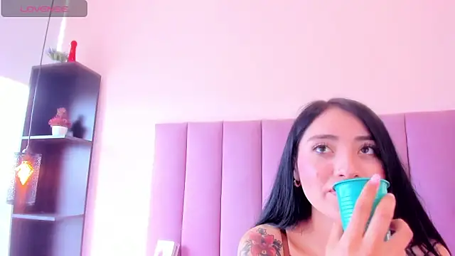 violet_myerrs's cam snapshot