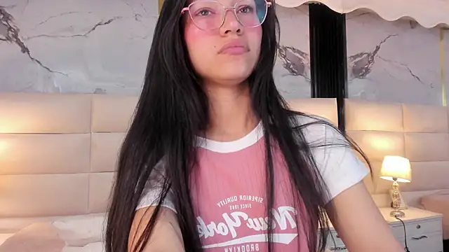 Sophie_Calloway's cam snapshot