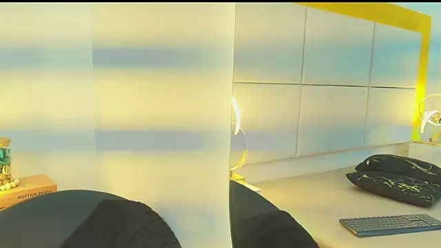 Isabella_Marsh's cam snapshot