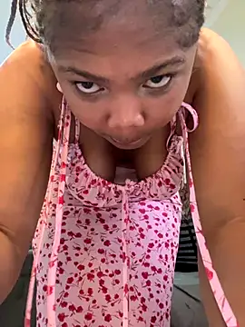 Bootyfulbarbiie's cam snapshot