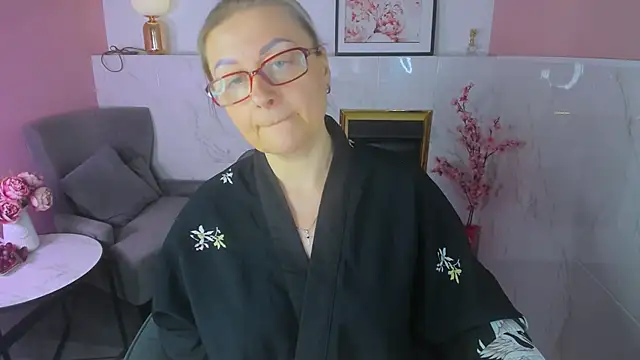 AlexandraKind's cam snapshot