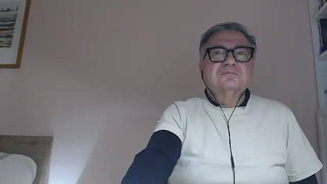 YOU6me's cam snapshot