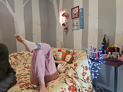 YourFavCanadianMILF's cam snapshot