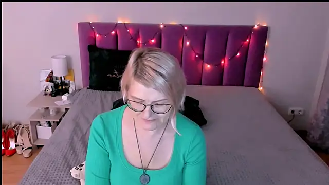 sabrinamacmarren's cam snapshot