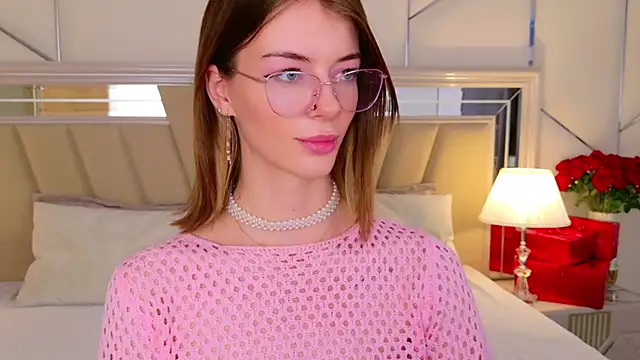 MeganMour's cam snapshot