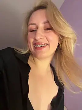 KassandraTress's cam snapshot