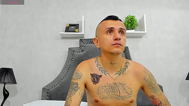 CharlotteAndSimon's cam snapshot