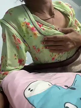 HotRiyacpl's cam snapshot