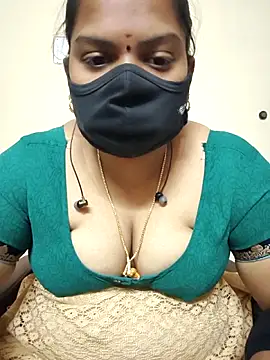 Paru_Tamil_Ponnu live sex cam