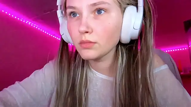 KarinRobertson's cam snapshot