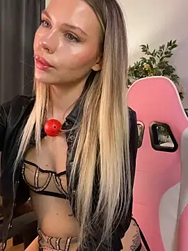 MistressMommyKate's cam snapshot