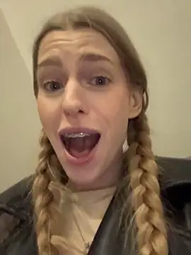 kira_mia live sex cam