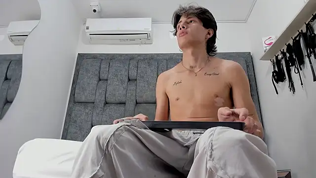 LoganRyder_OS's cam snapshot