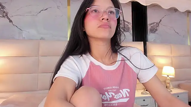 Sophie_Calloway's cam snapshot