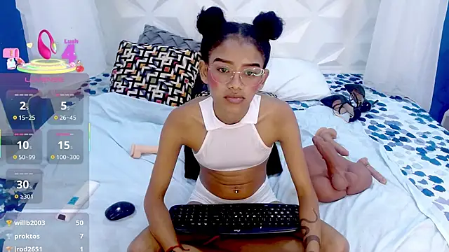 adisson_petite1's cam snapshot