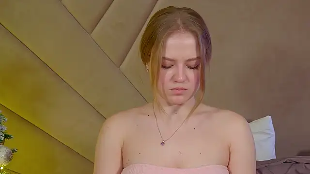 SelinSwarovski's cam snapshot