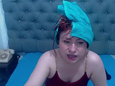 XxMiaSexxyHotxX's cam snapshot