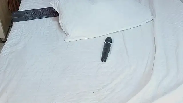 anna_beneet's cam snapshot