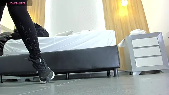 alma_fenix's cam snapshot