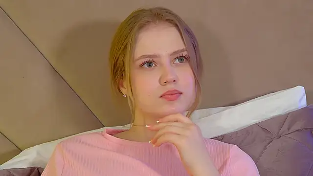 SelinSwarovski's cam snapshot