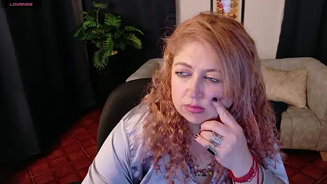 MilfArlet's cam snapshot