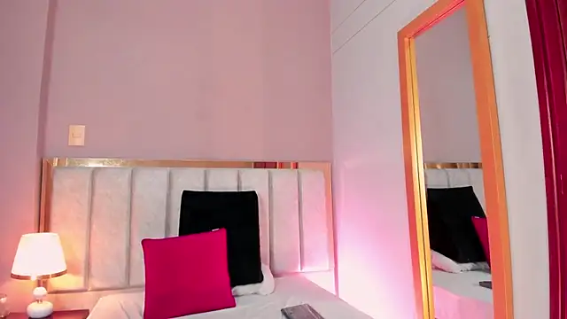 EloiseQuinn's cam snapshot