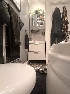 CloudyMuscleBeefy's cam snapshot