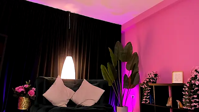 KimP0ssible's cam snapshot