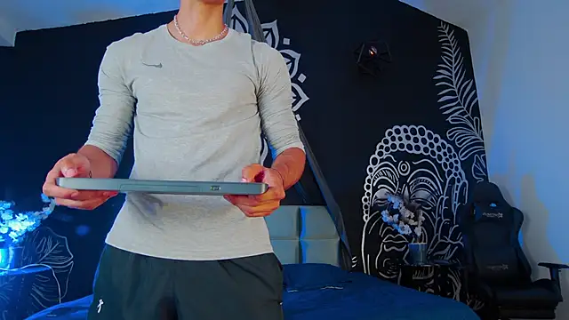 AlessioVitale's cam snapshot