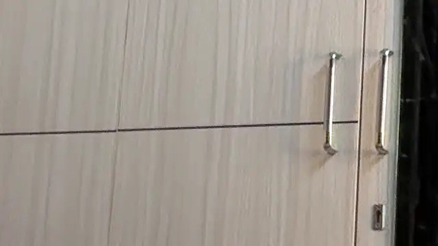 Wow-nisha's cam snapshot