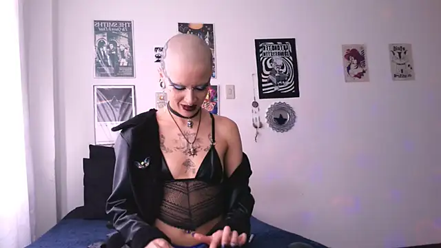 plutonbluemooon333's cam snapshot