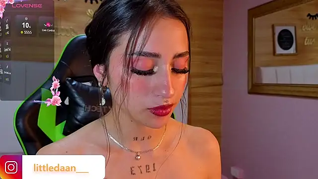 Abril_Velvet_a_'s cam snapshot