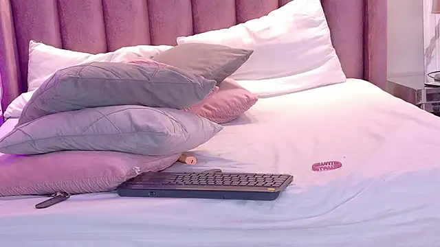 danielamilles's cam snapshot