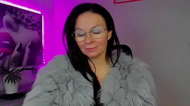 HelenLuxx live sex cam