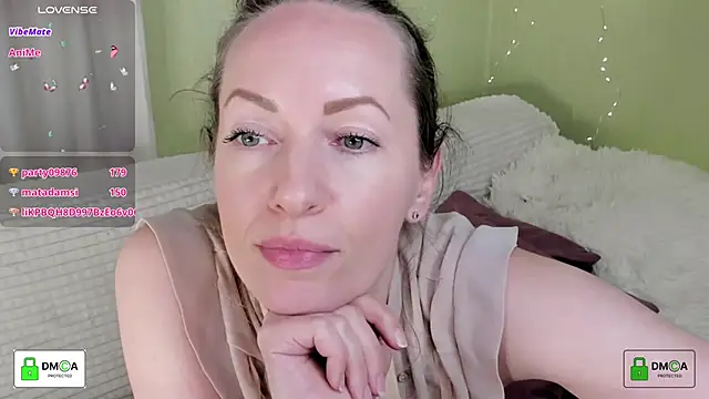 Queenymel live sex cam