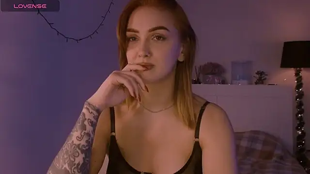 LilyFarey's cam snapshot