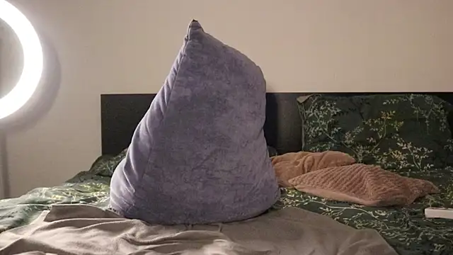 IvyKaelani's cam snapshot