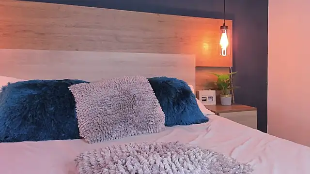 SusanAdams1's cam snapshot