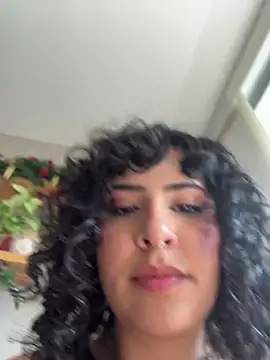 SugarTroubl33 live sex cam